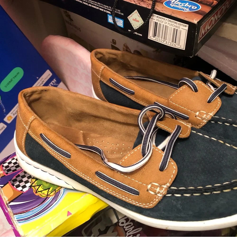 Bass Men’s Two-Tone Boat Shoes in Navy and Tan